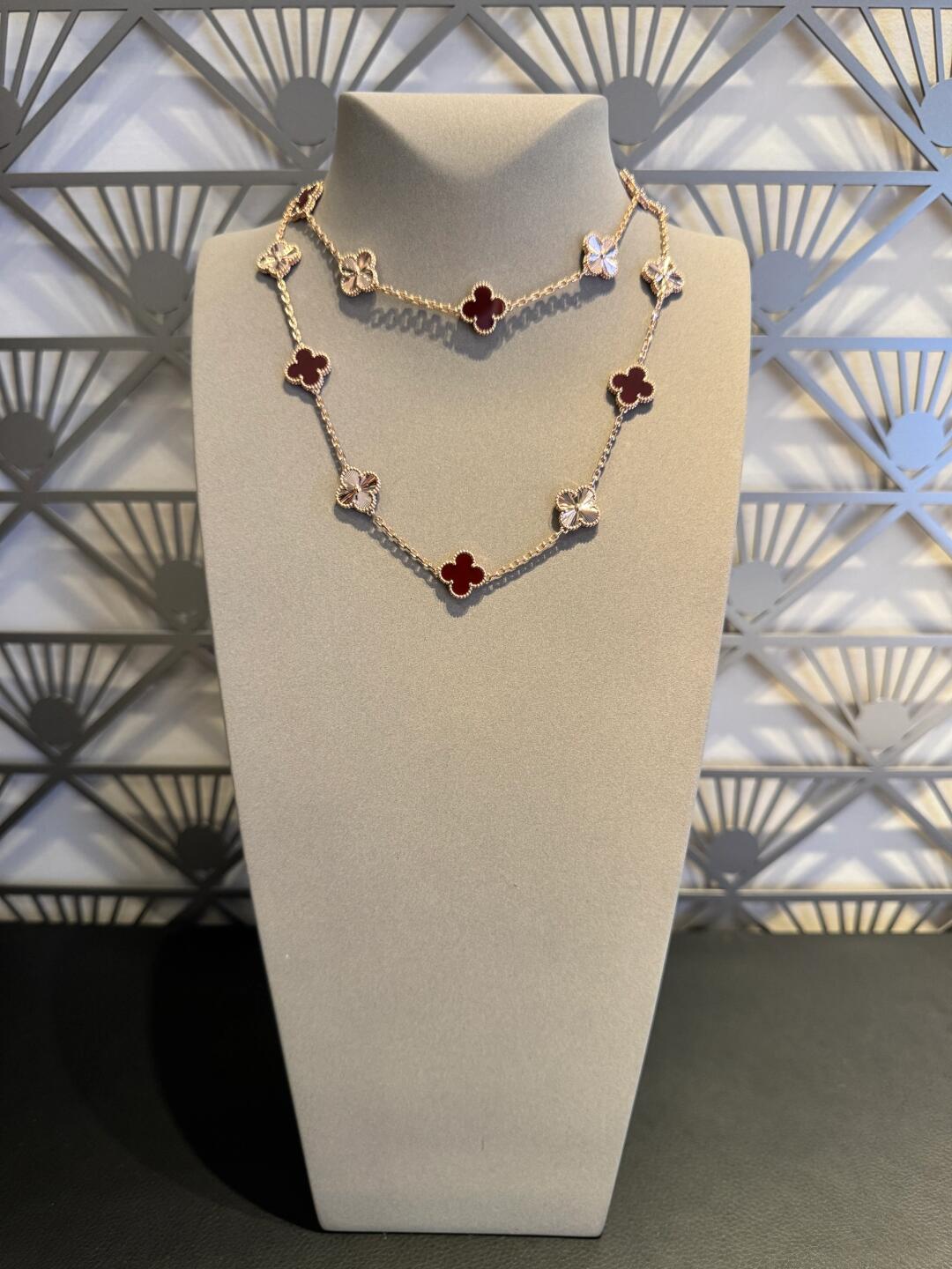 [CharmAmor]CLOVER 20 MOTIFS LASER CARNELIAN NECKLACE