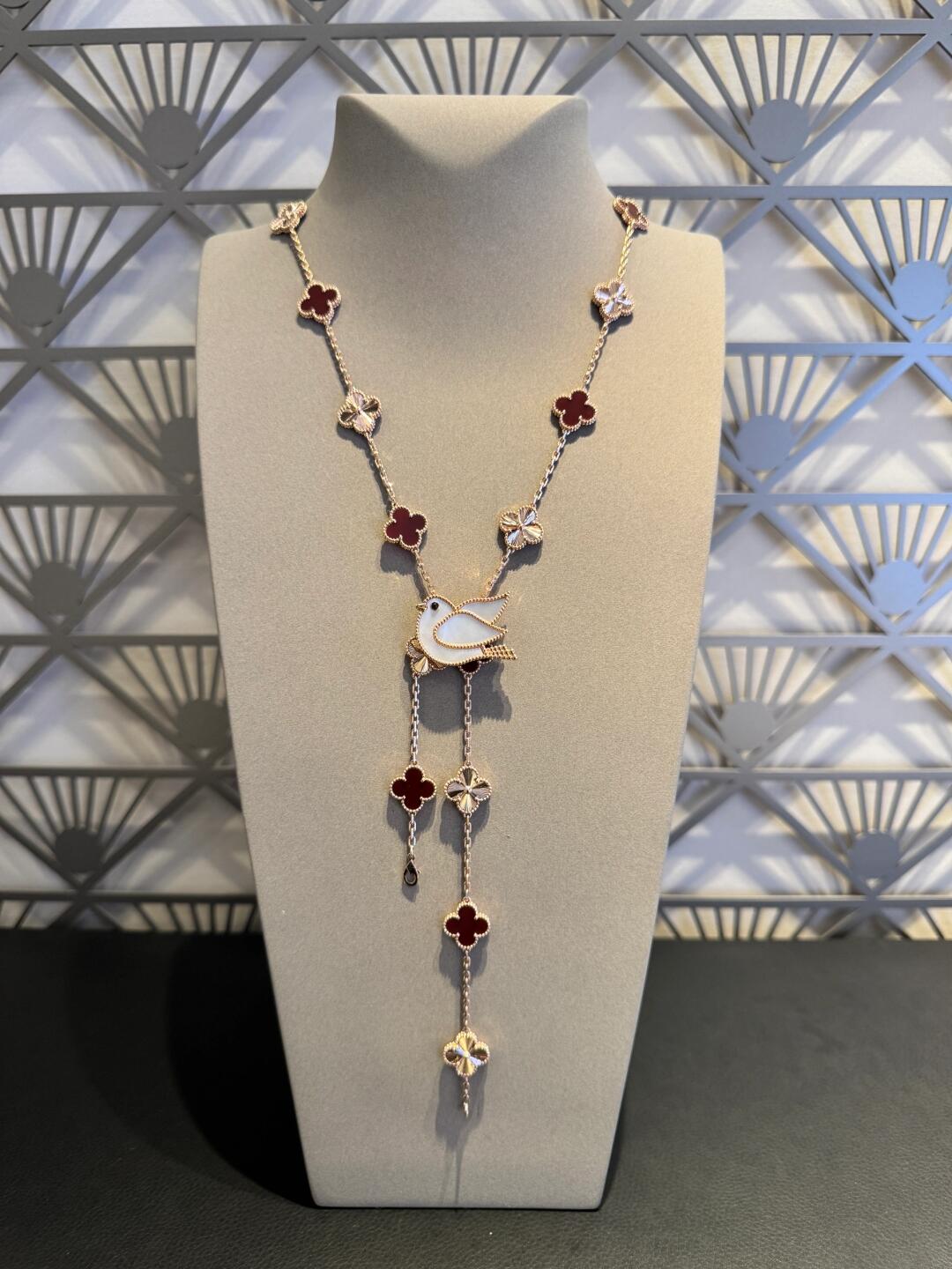 [CharmAmor]CLOVER 20 MOTIFS LASER CARNELIAN NECKLACE