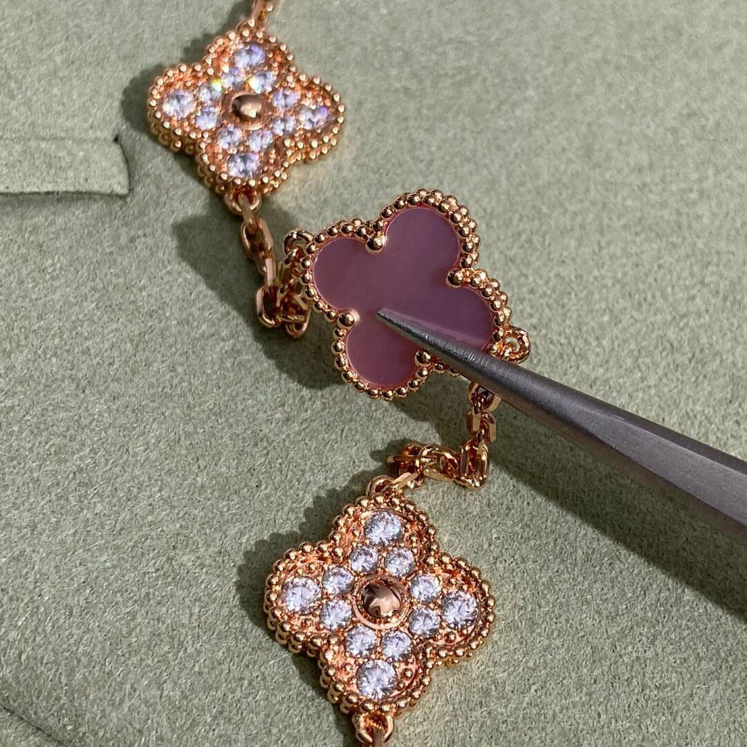 [CharmAmor]CLOVER 10 MOTIFS DIAMOND PINK MOP NECKLACE