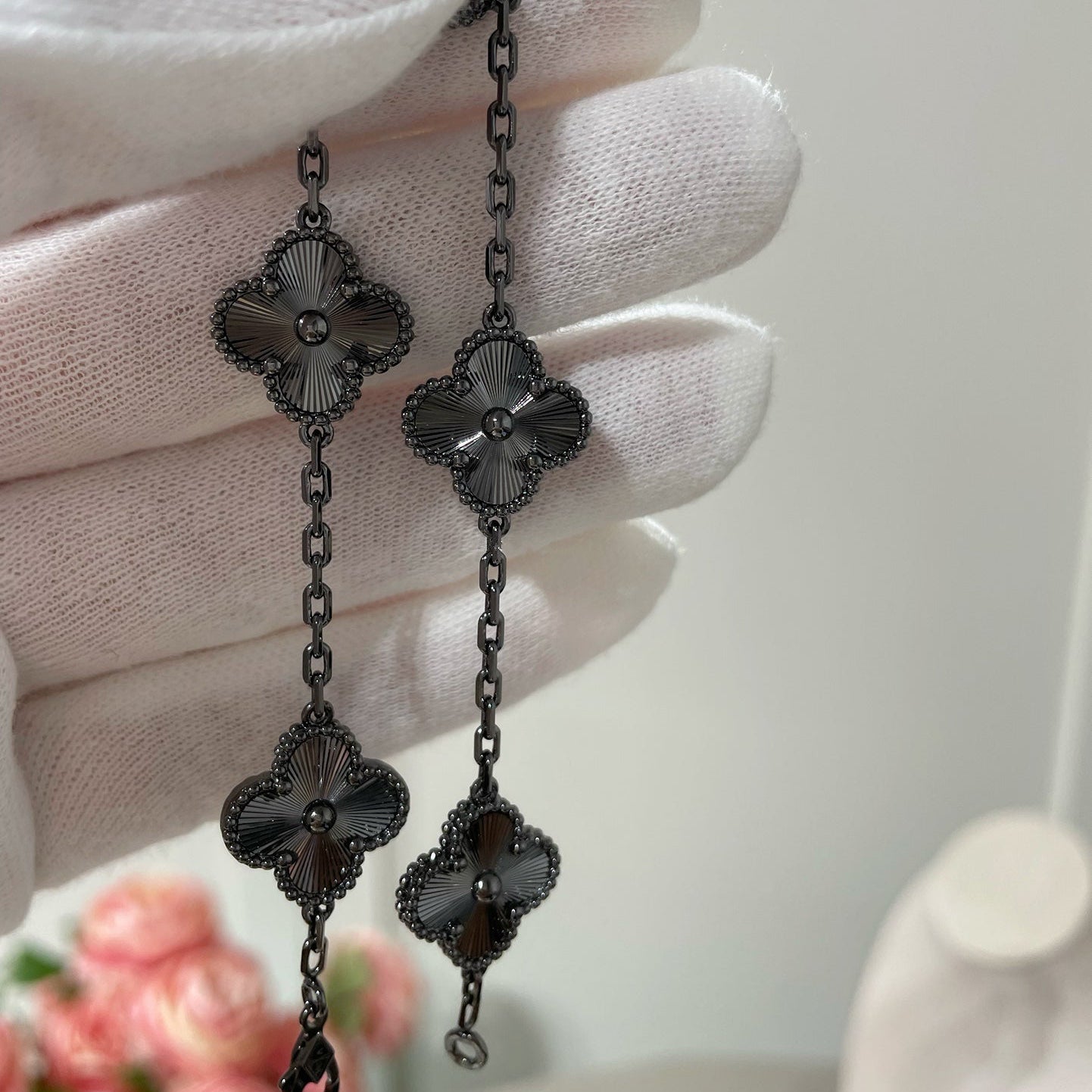 [CharmAmor]CLOVER 5 MOTIF BLACK BRACELET