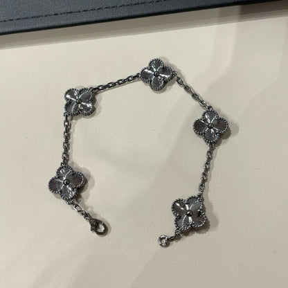 [CharmAmor] CLOVER 5 MOTIF BLACK BRACELET