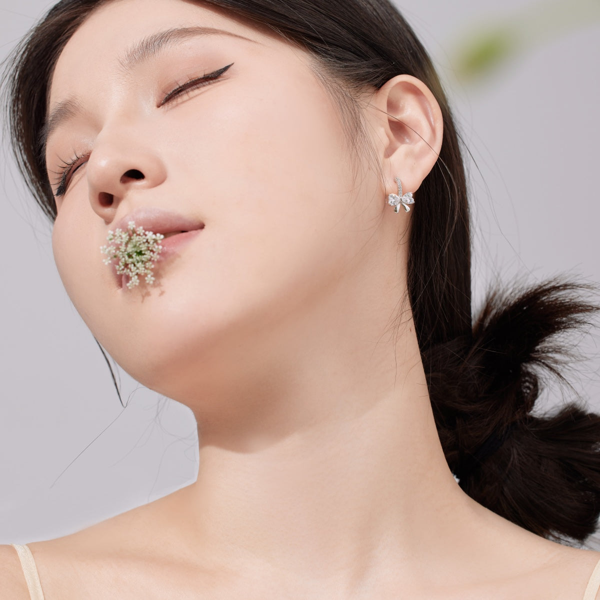 [CharmAmor]Exquisite Earrings With Heart-Shaped Bow Design