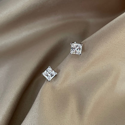 [CharmAmor]Delicate Square Shape Earrings
