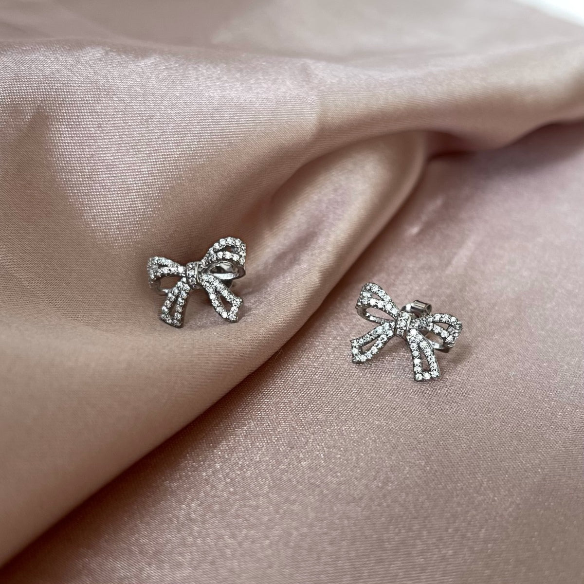 [CharmAmor]Dainty Bow Shape Earrings
