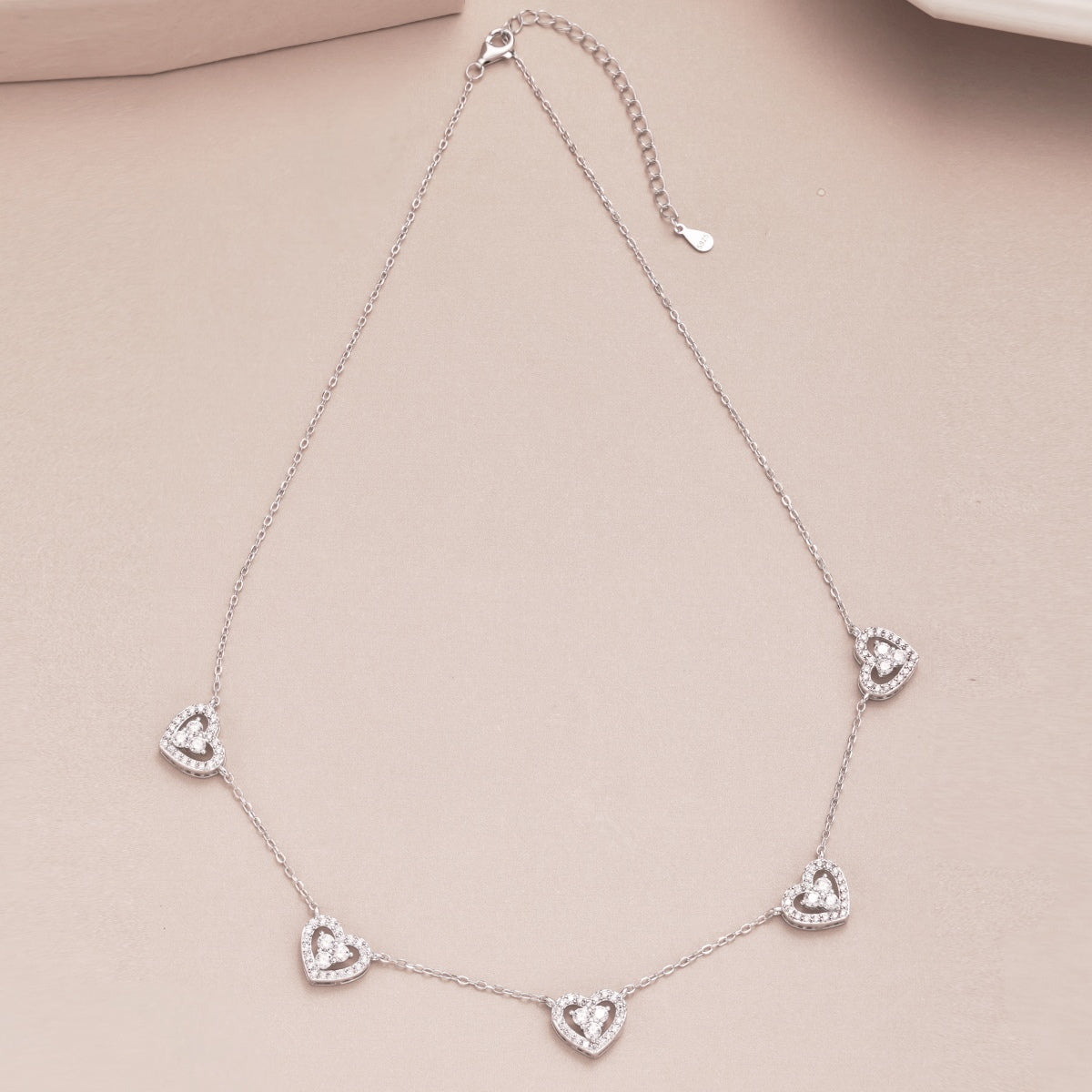 [CharmAmor]Sparkling Five Heart Necklace