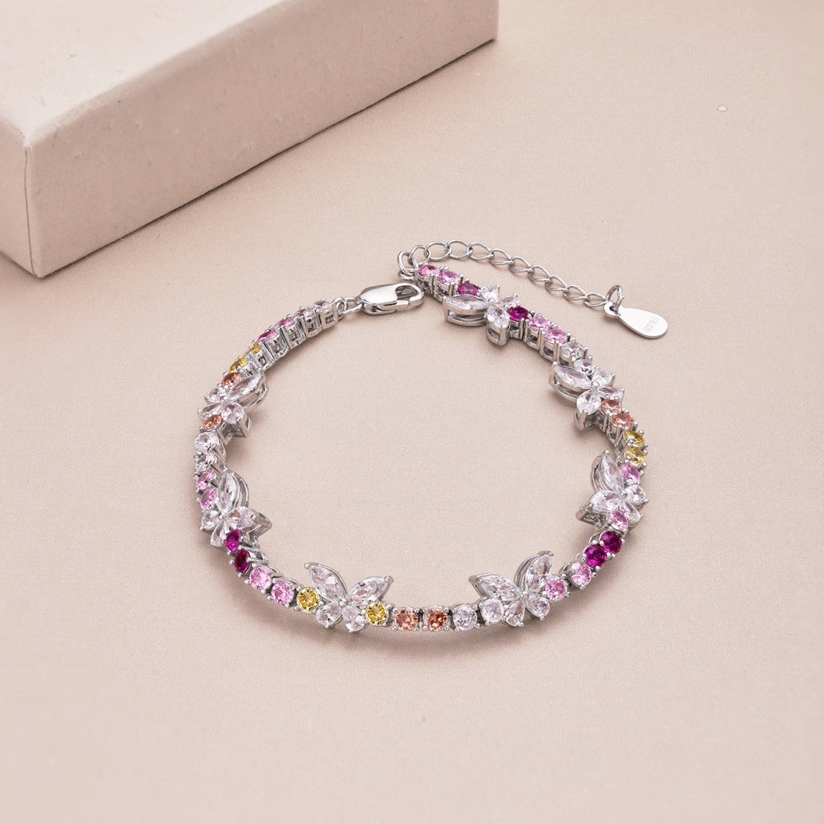 [CharmAmor]Ornate Colorful Butterfly Shape Round Cut Daily Bracelet