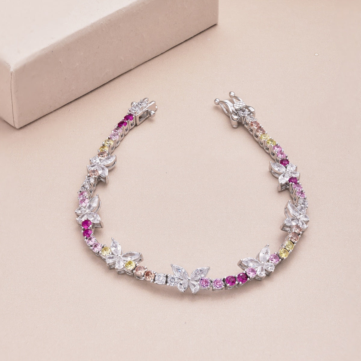 [CharmAmor]Ornate Colorful Butterfly Shape Round Cut Daily Bracelet