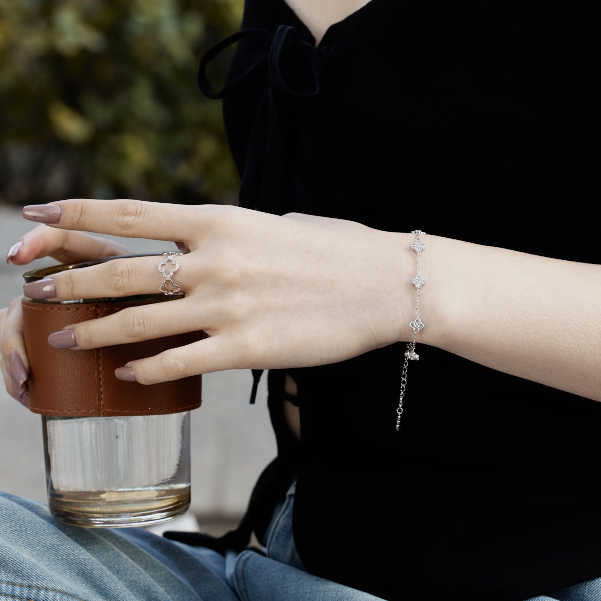 [CharmAmor]Four-Leaf Clover Hollow Butterfly Bracelet