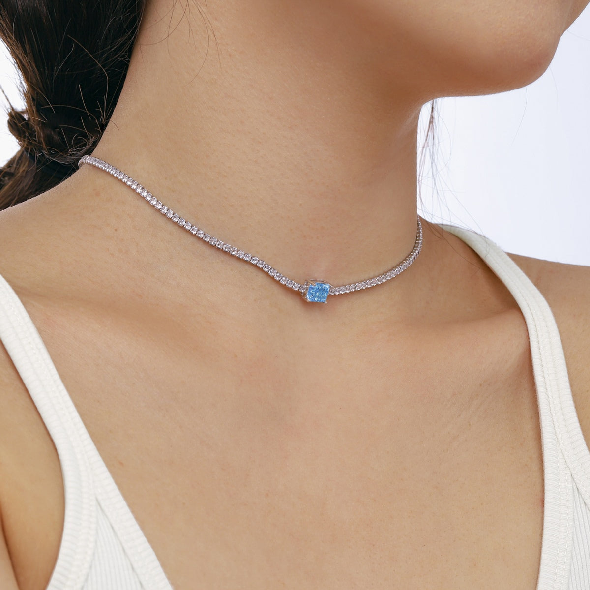[CharmAmor]2.0 carat Ornate Emerald Cut Necklace