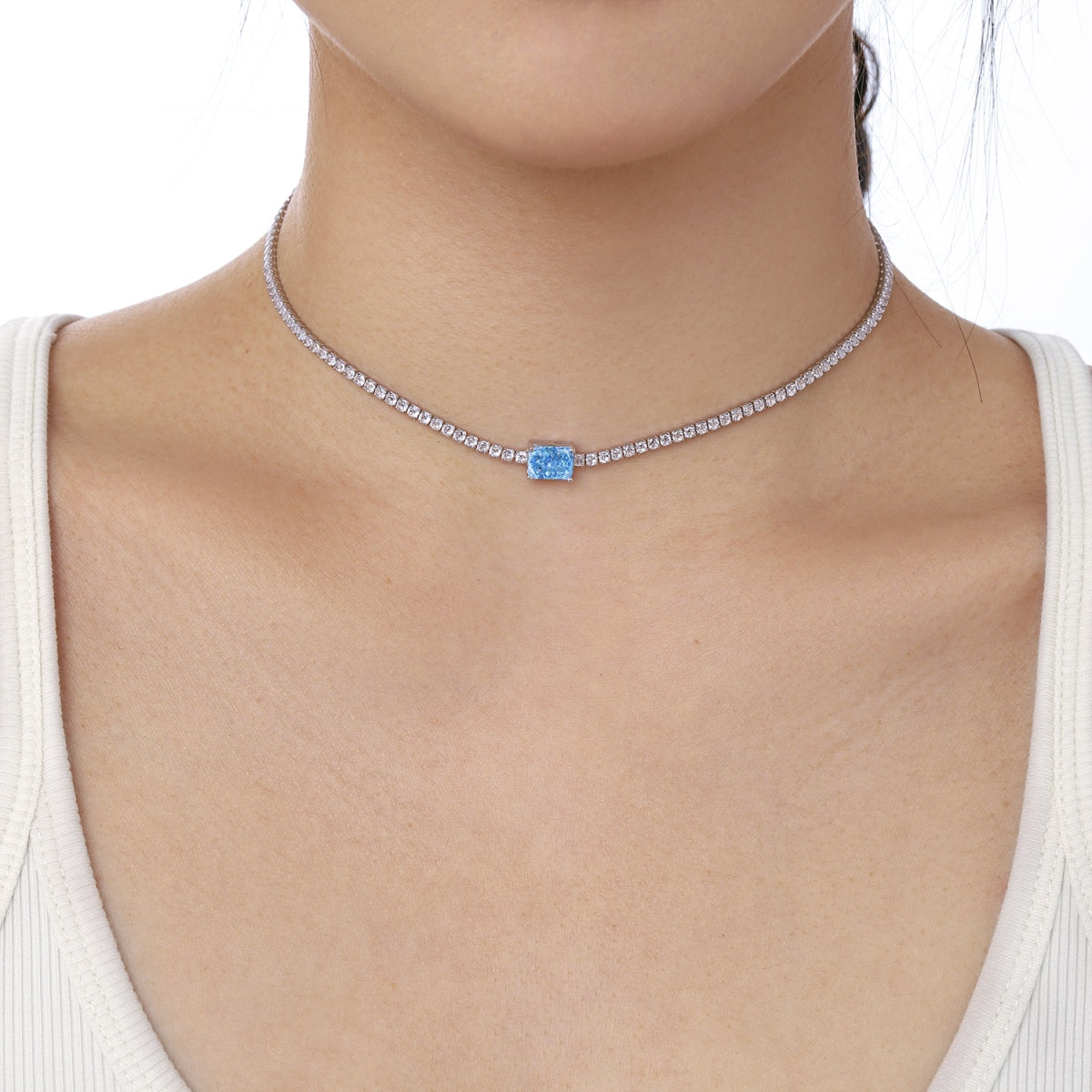 [CharmAmor]2.0 carat Ornate Emerald Cut Necklace