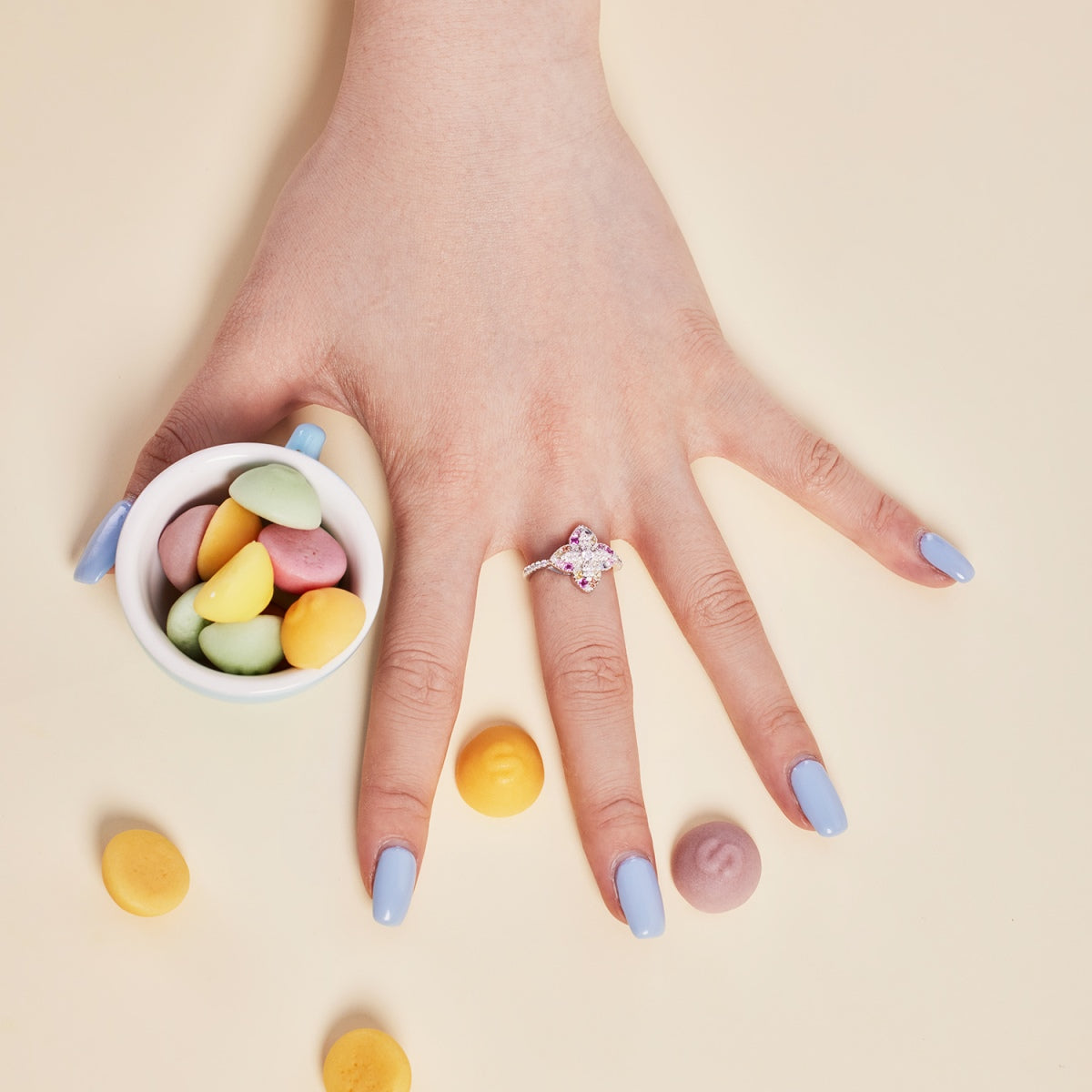 [CharmAmor]Luxurious Colorful Flower Shape Banquet Ring