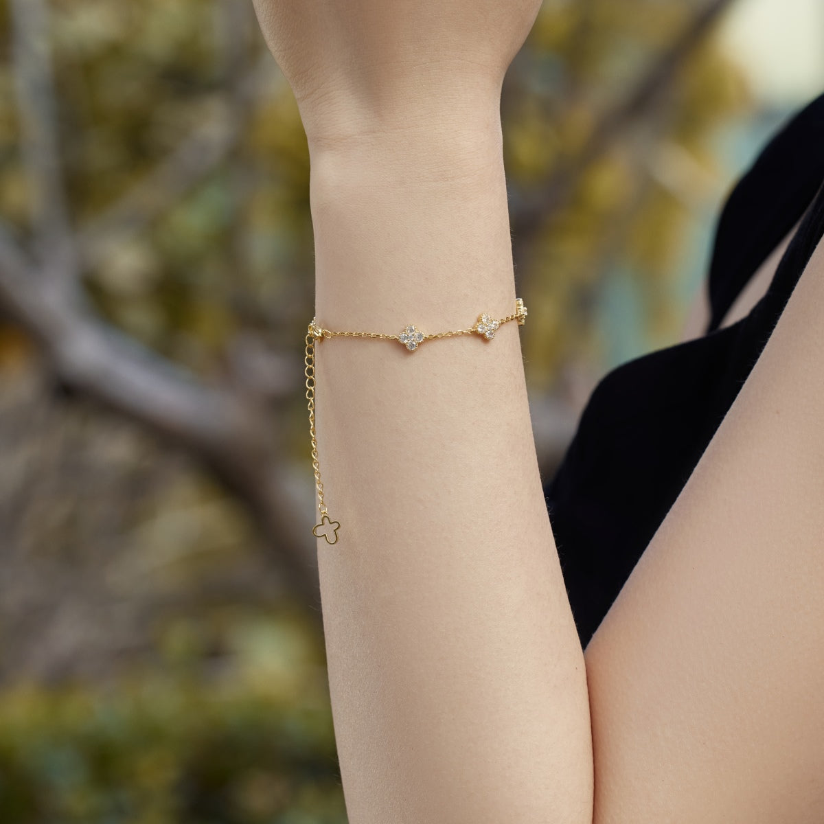 [CharmAmor]Four-Leaf Clover Hollow Butterfly Bracelet