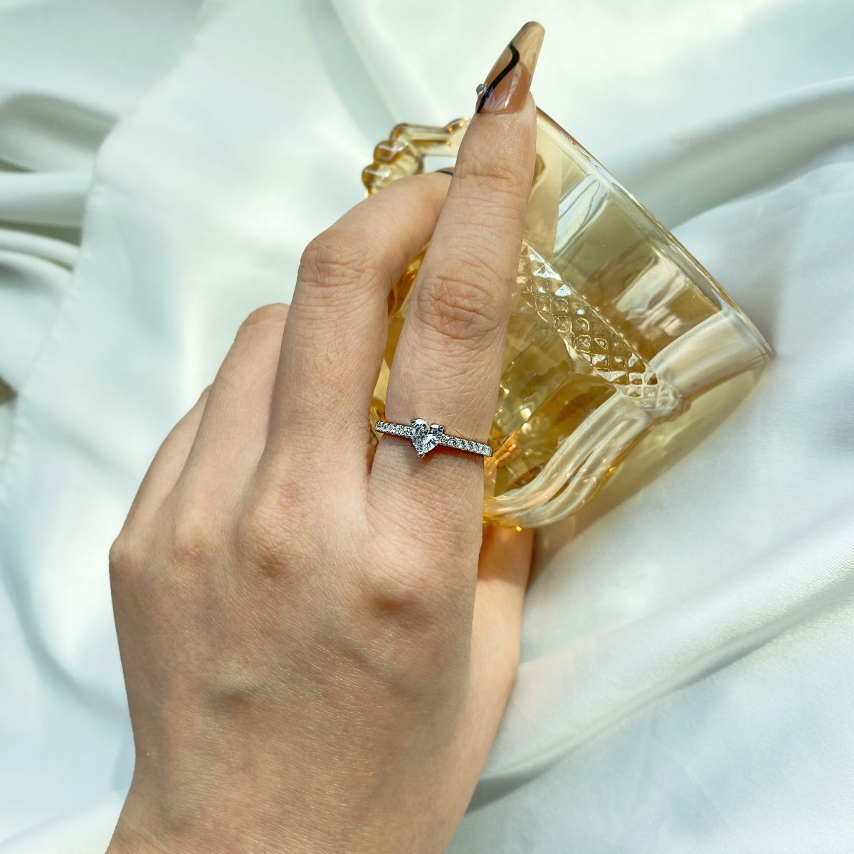 [CharmAmor]0.5 Carat CaratEternity Charming Heart Shape Lover Ring