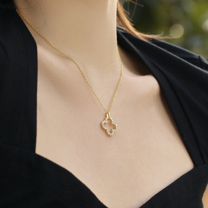 [CharmAmor]Four-Leaf Clover Hollow Design Exquisite Necklace