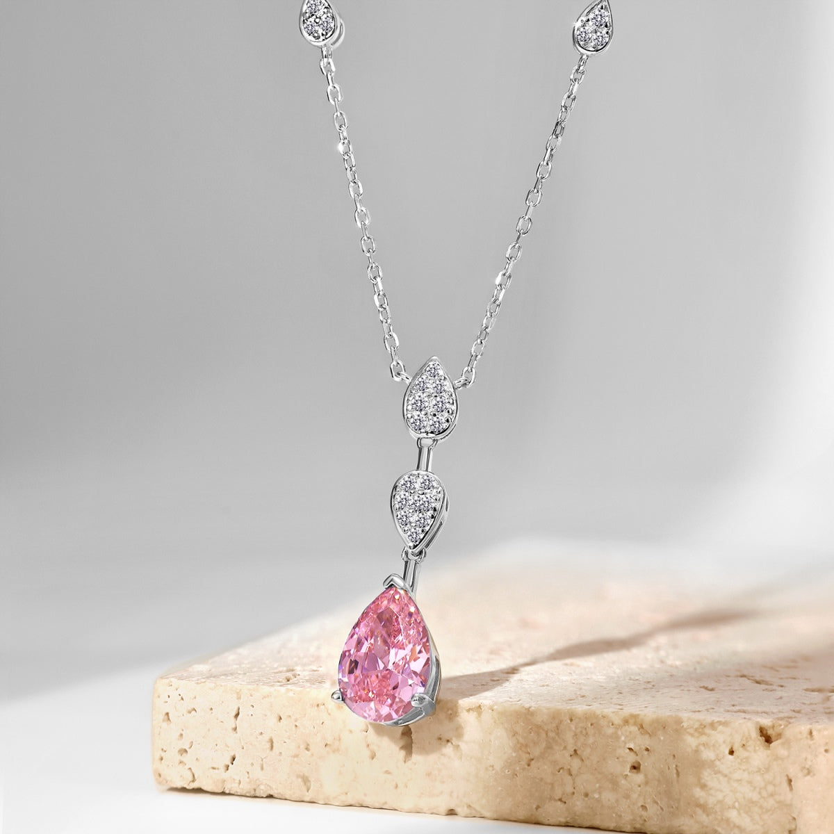[CharmAmor]Dazzling Pear Cut Necklace