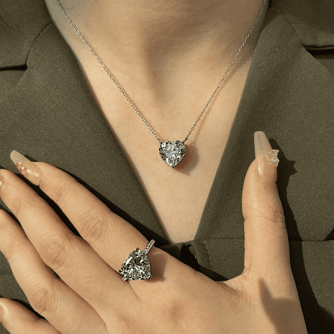 [CharmAmor]6.0 carat Radiant Heart Shape Necklace