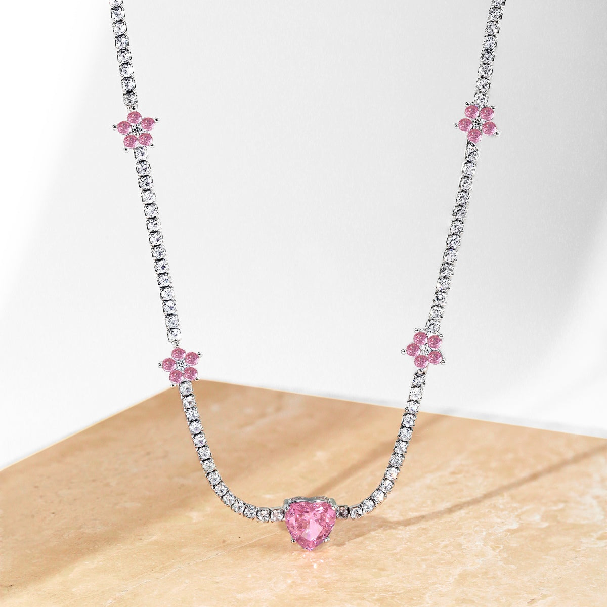 [CharmAmor]Dazzling Pink Heart Flower Necklace