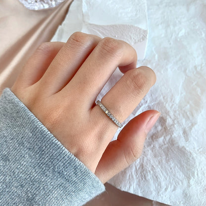 [CharmAmor]Delicate Sparkling Round Cut Daily Ring