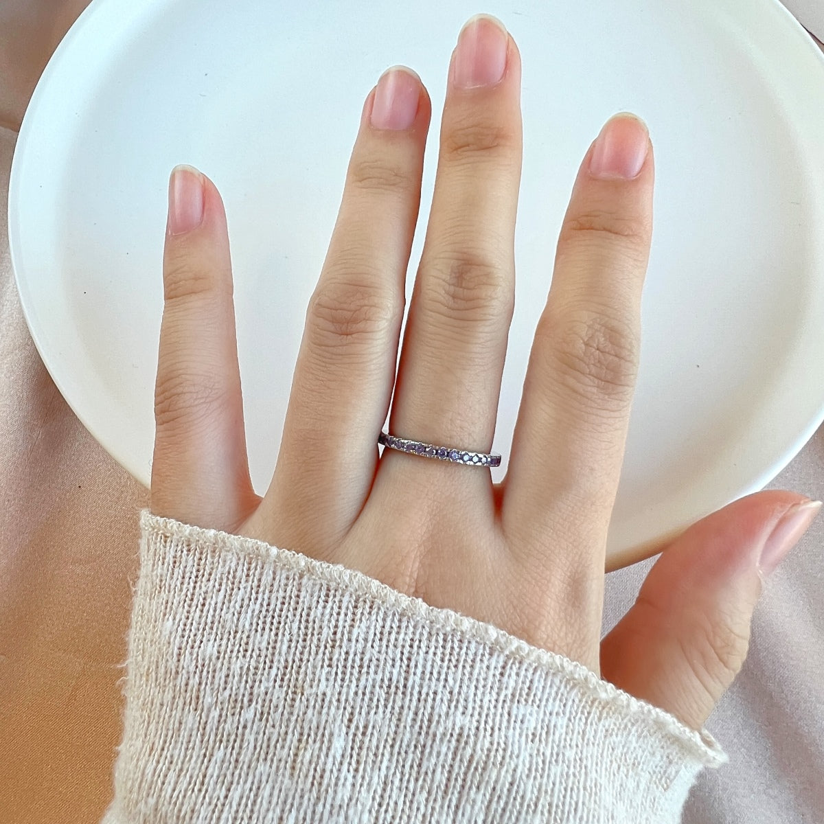 [CharmAmor]Delicate Sparkling Round Cut Daily Ring