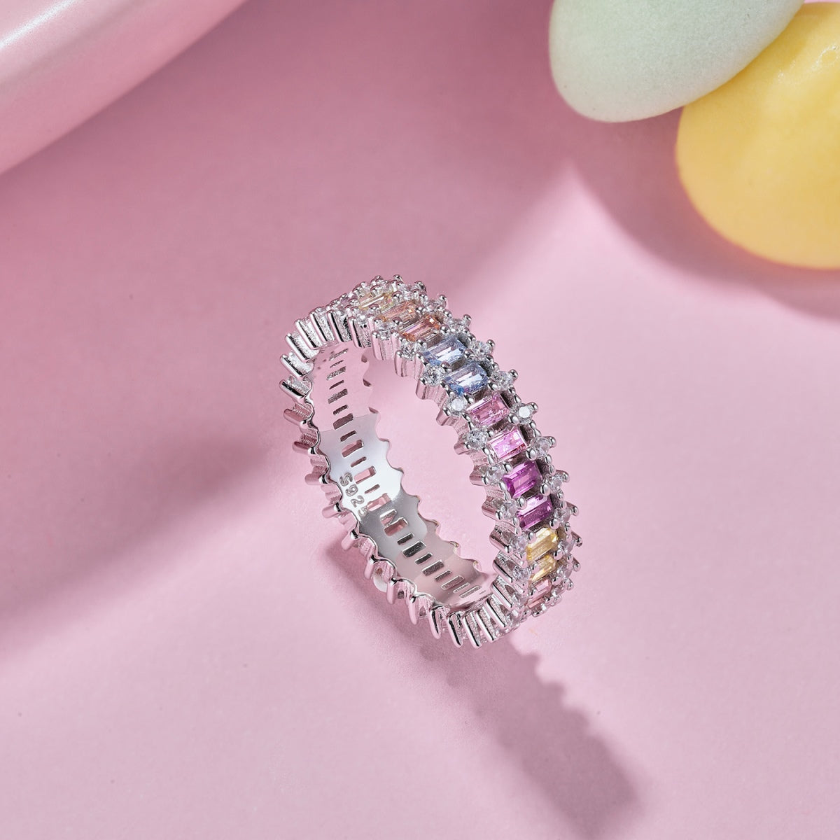 [CharmAmor]Splashy Ornate Emerald Cut Cocktail Ring