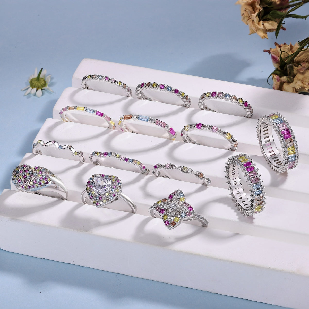 [CharmAmor]Splashy Ornate Emerald Cut Cocktail Ring