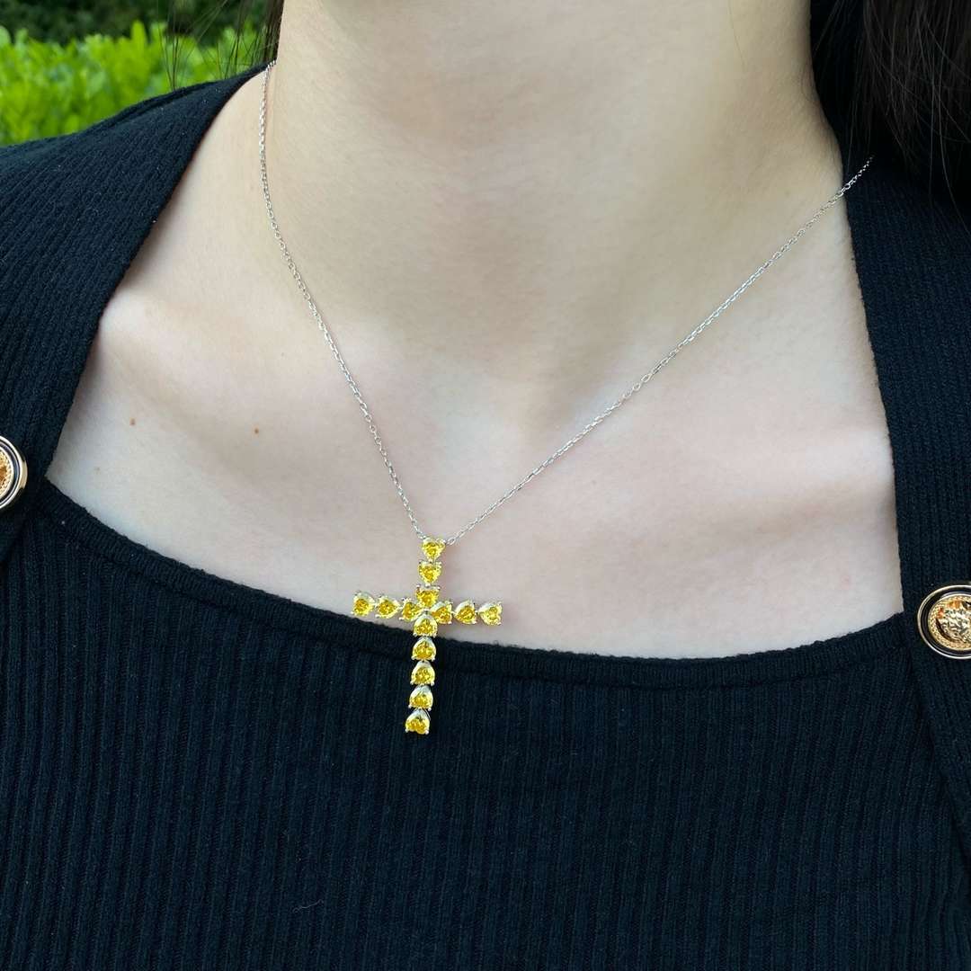 [CharmAmor]Radiant Cross Shape Necklace