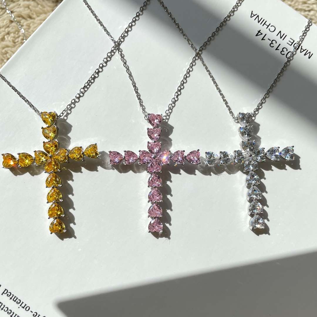 [CharmAmor]Radiant Cross Shape Necklace