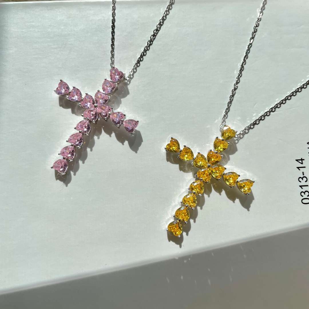 [CharmAmor]Radiant Cross Shape Necklace