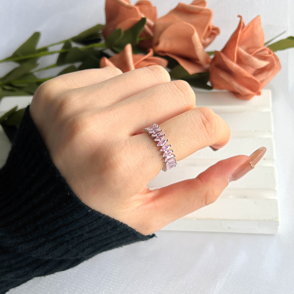 [CharmAmor]Gorgeous Marquise Cut Tennis Ring