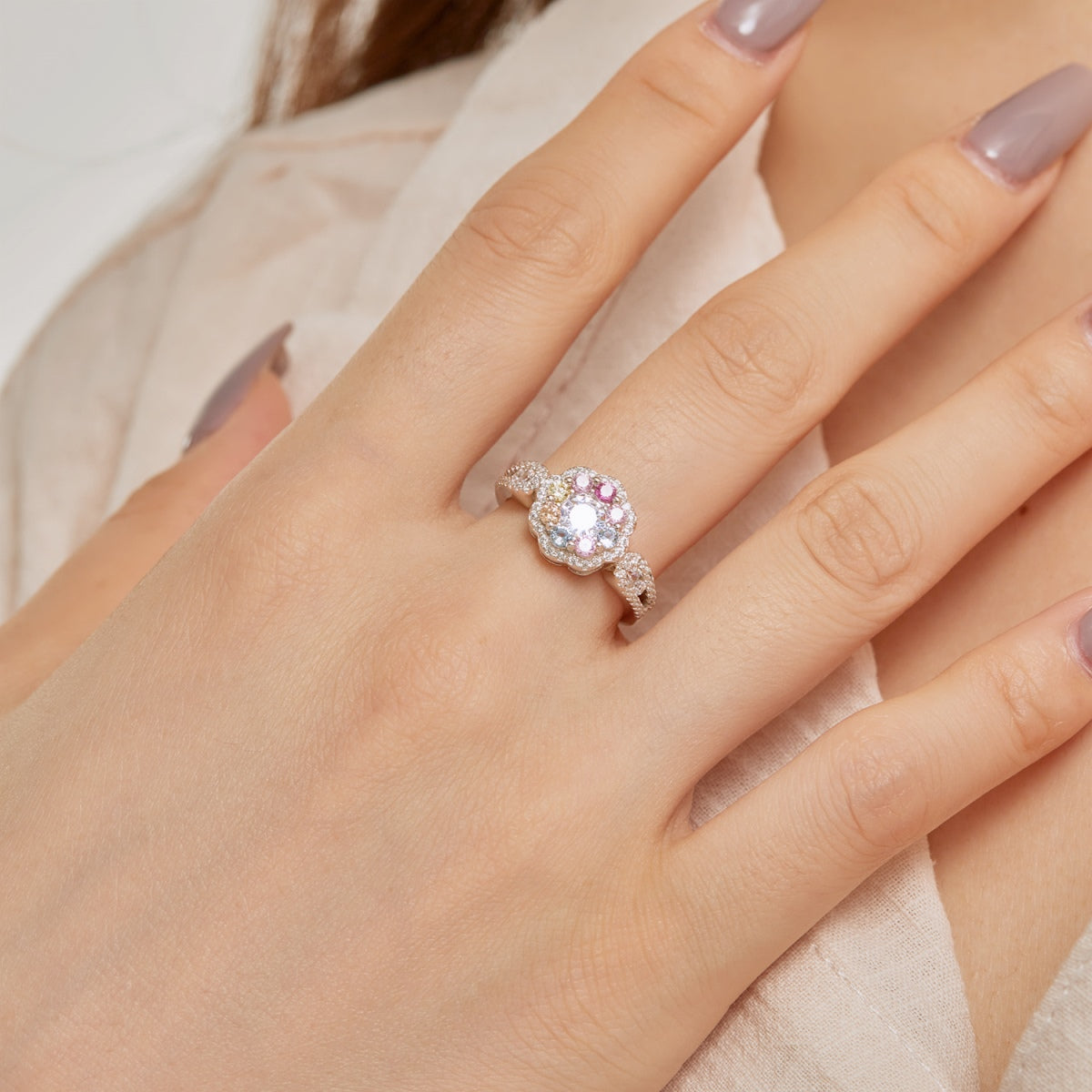 [CharmAmor]Delicate Colorful Round Cut Flower Shape Wedding Ring