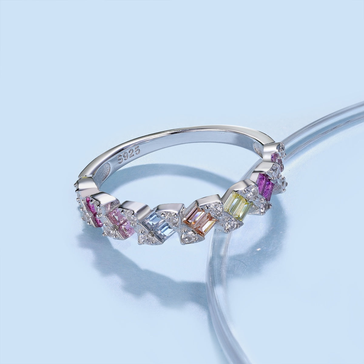 [CharmAmor]Delicate Vibrant Emerald Cut Daily Ring