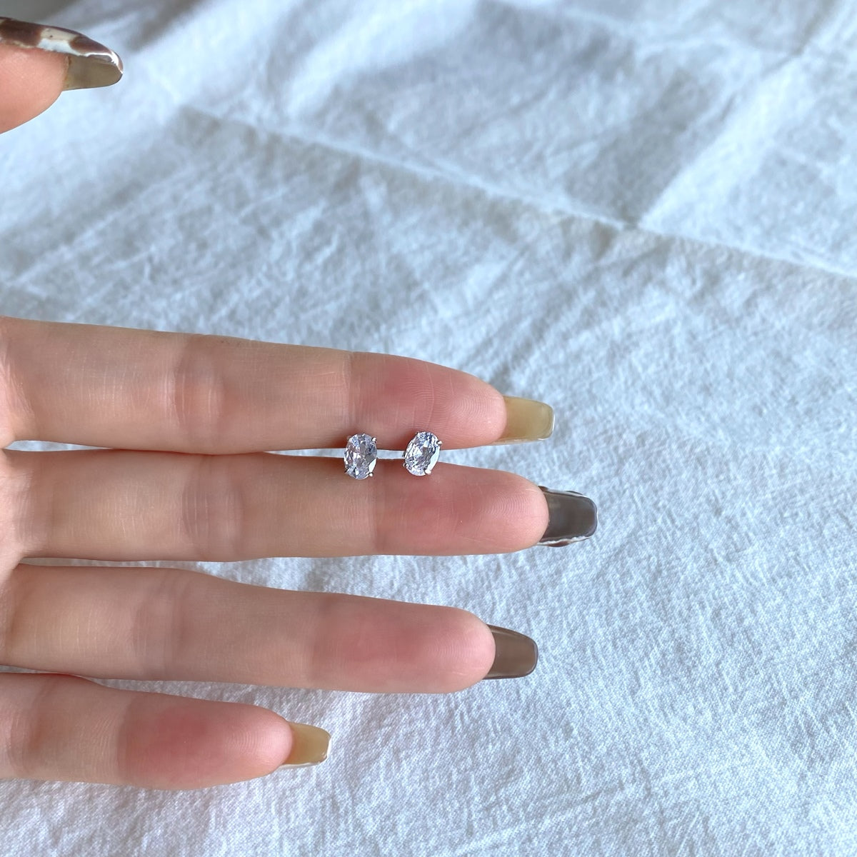 [CharmAmor]Oval Classic Dignified Elegant Earrings