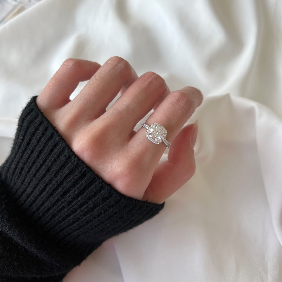 [CharmAmor]Dazzling Resplendent Round Cut Wedding Ring