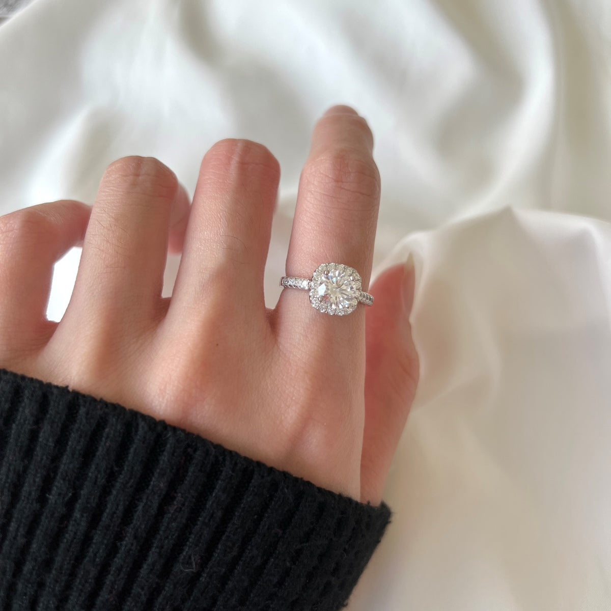 [CharmAmor]Dazzling Resplendent Round Cut Wedding Ring