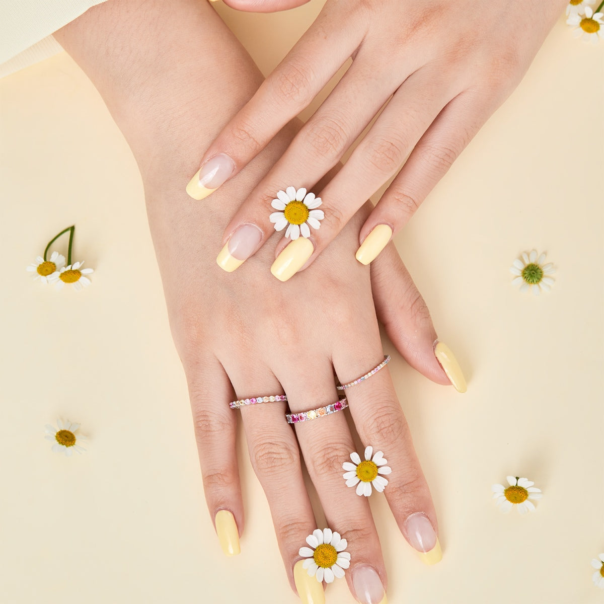 [CharmAmor]Dazzling Lustrous Round Cut Tennis Ring