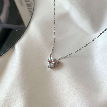 [CharmAmor]Heart Shape Main Stone Pendant Collarbone Necklace