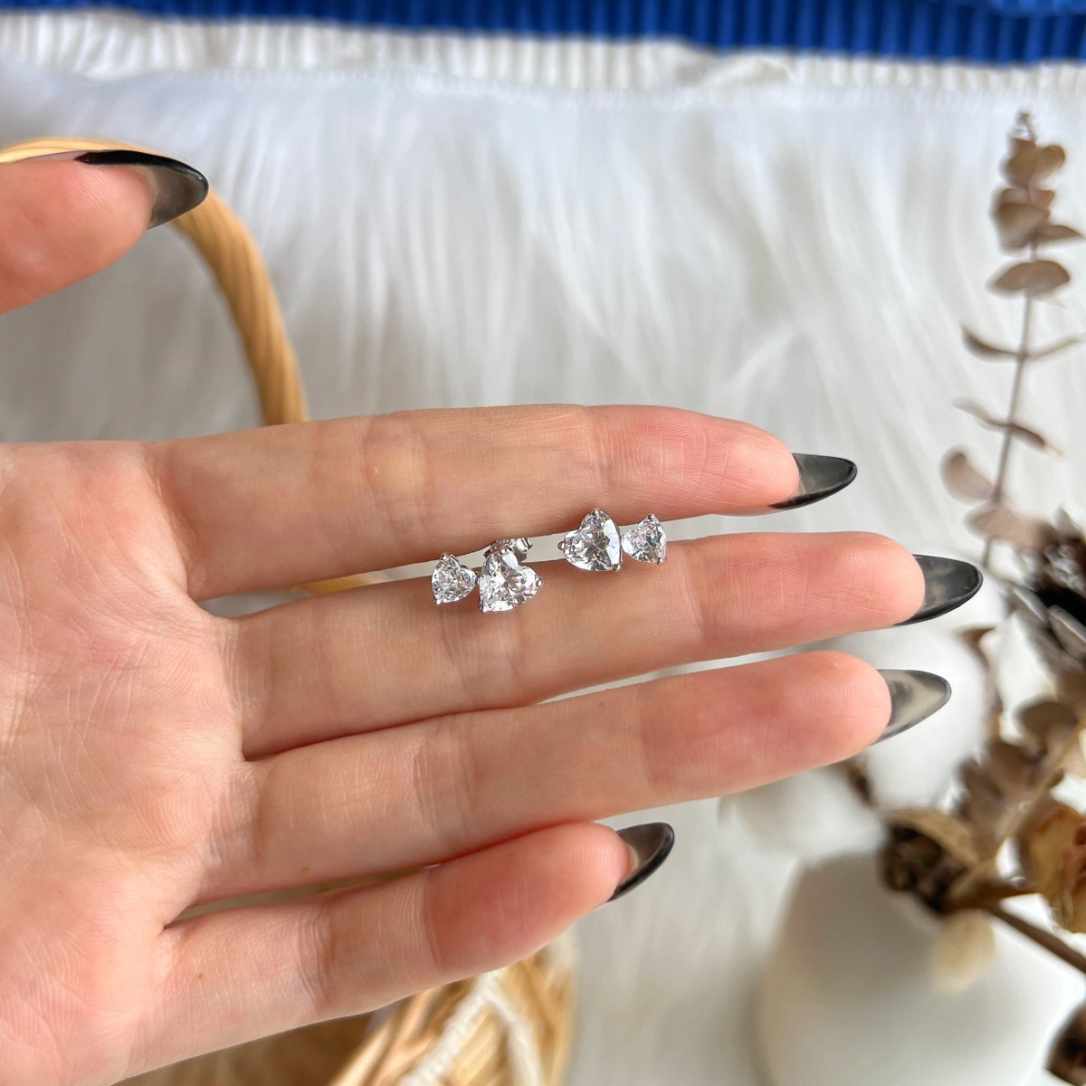 [CharmAmor]Double Heart-Shape Classic Princess Style Earrings
