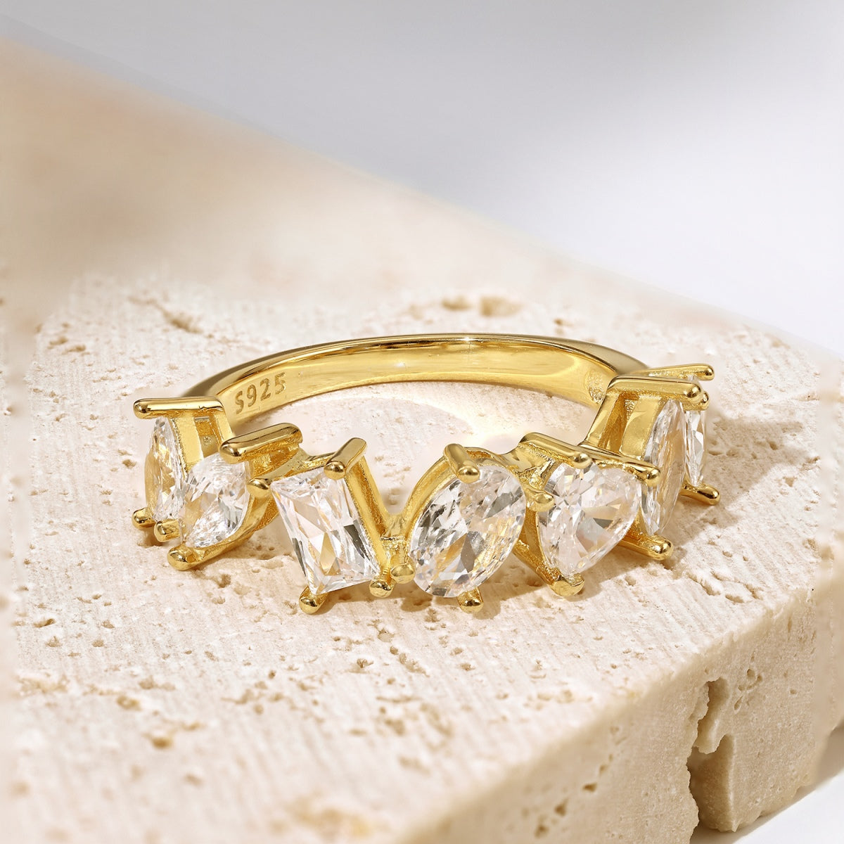 [CharmAmor]Delicate Multi Cut Ring