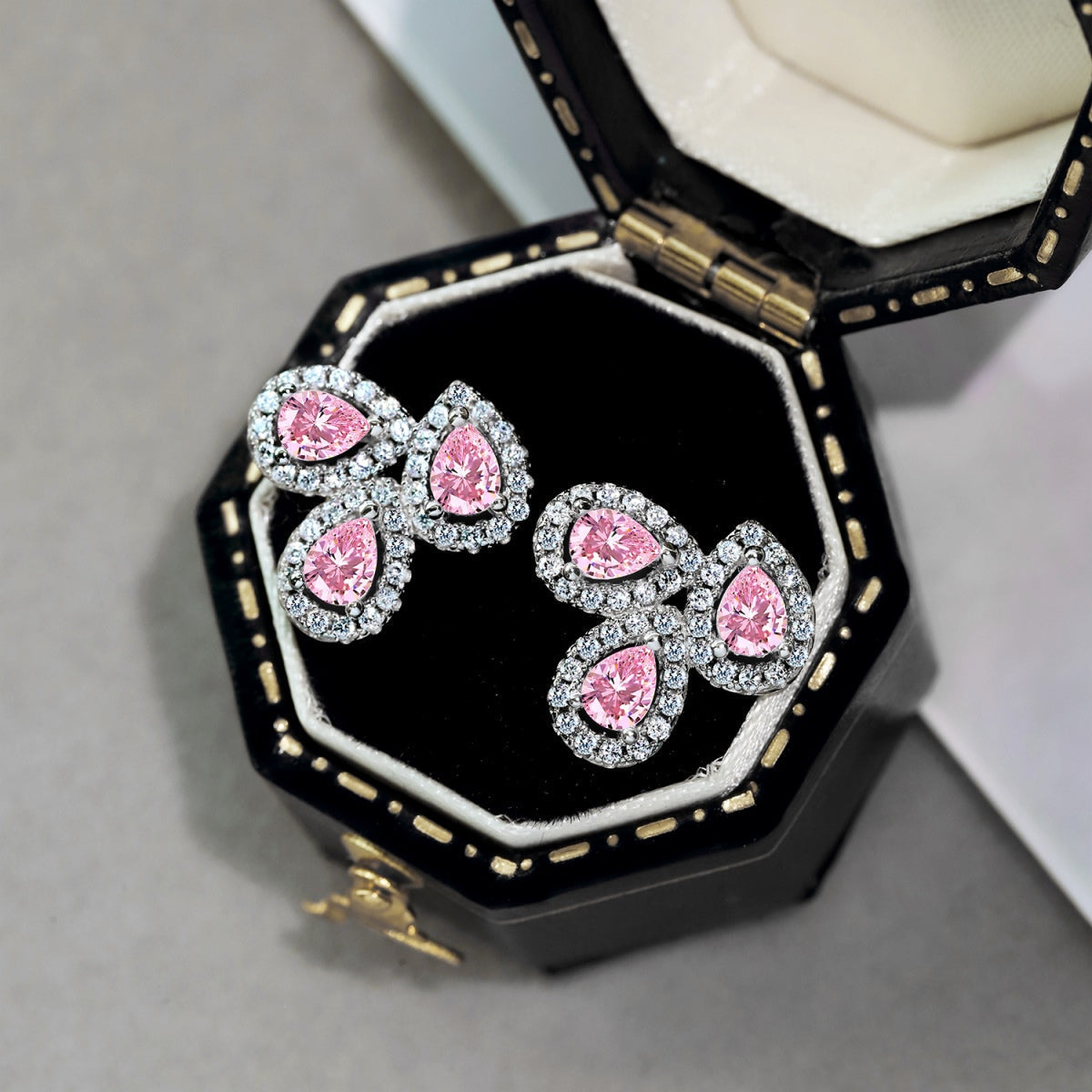 [CharmAmor]Ornate Flower Shape Pear Cut Lover Earrings