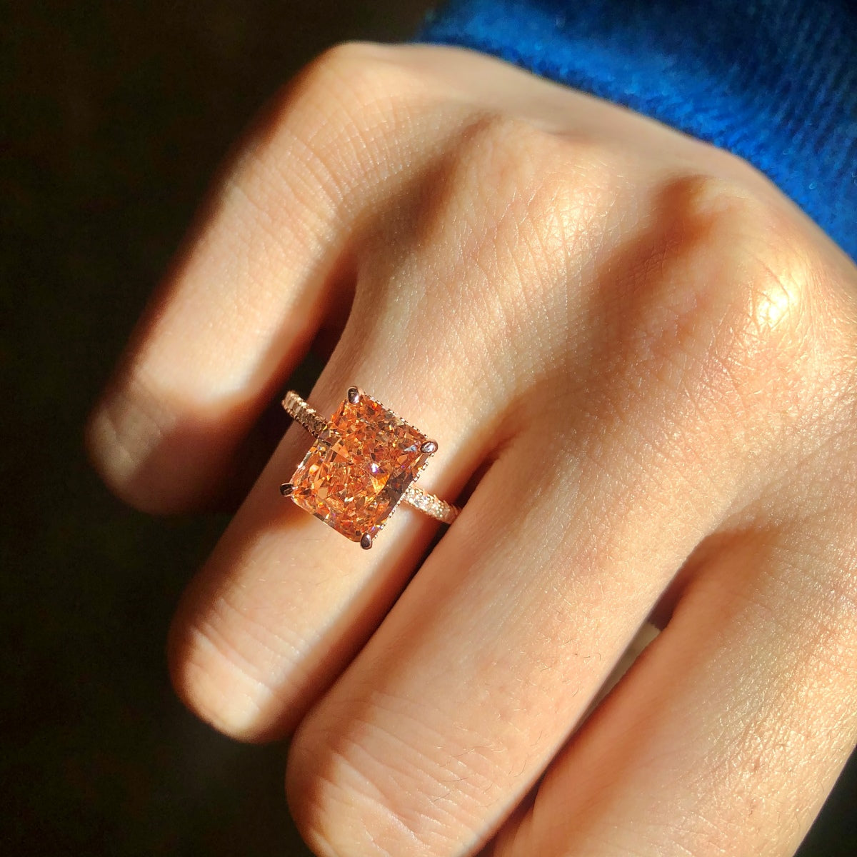 [CharmAmor]4.0 Carat Luxurious Engagement Ring
