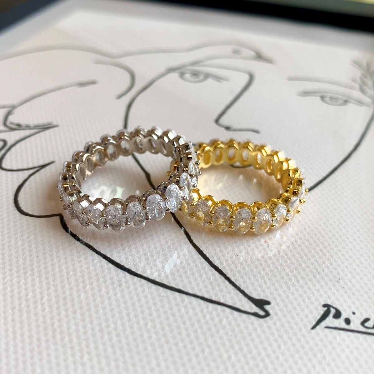 [CharmAmor]Ornate Oval Cut Tennis Ring