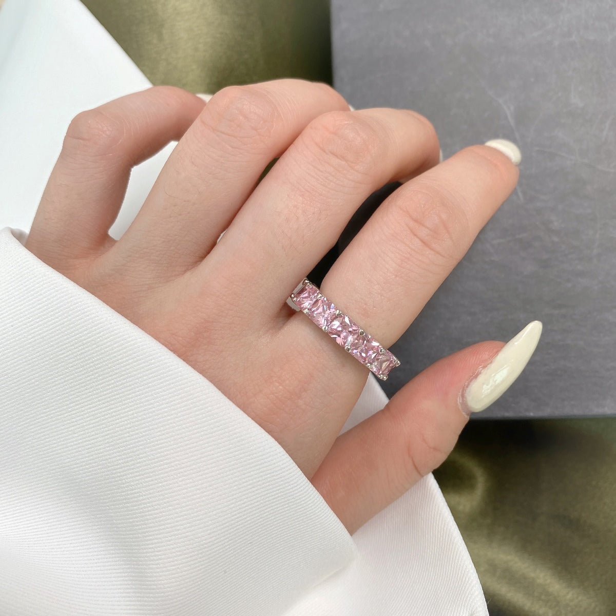 [CharmAmor]Elegant Princess Cut Tennis Ring