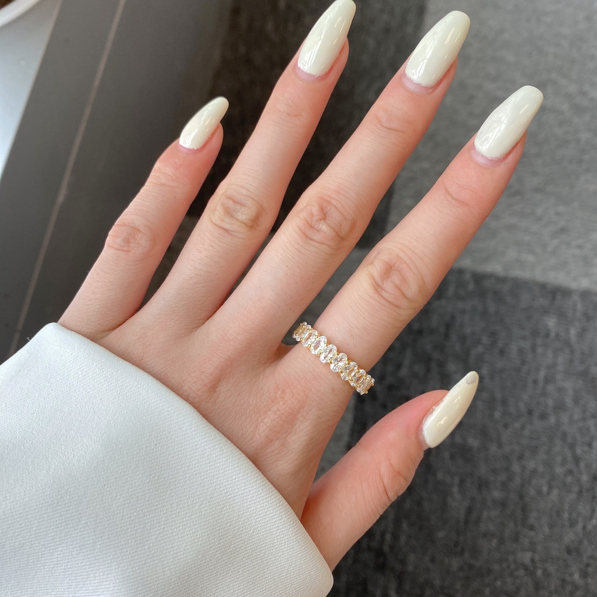 [CharmAmor]Ornate Oval Cut Tennis Ring