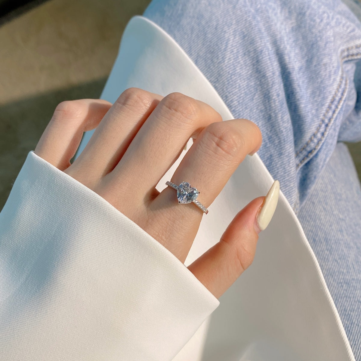 [CharmAmor]2.0 Carat Dazzling Lustrous Heart Cut Lover Ring