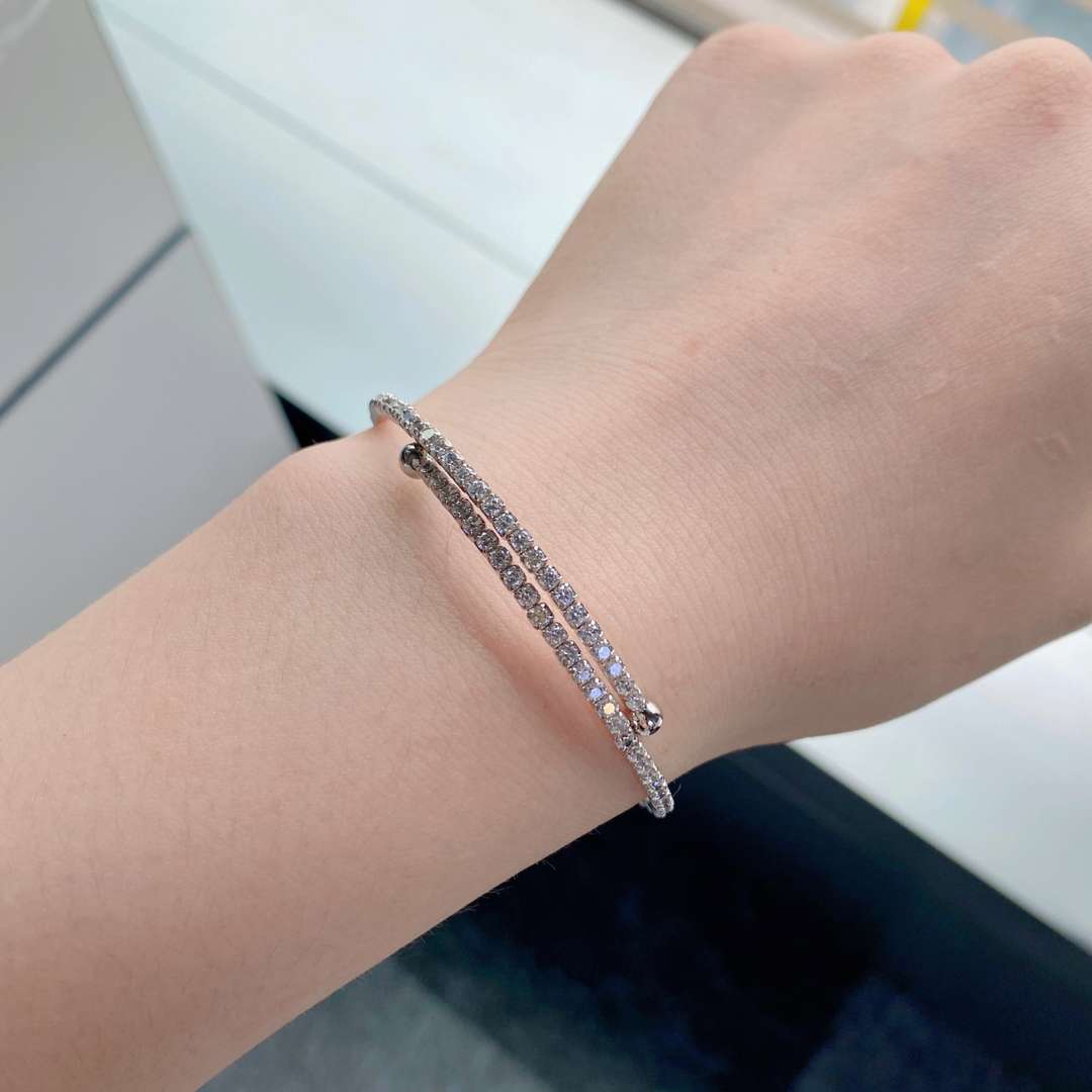 [CharmAmor]Row of Diamonds Round Fashion Bracelet