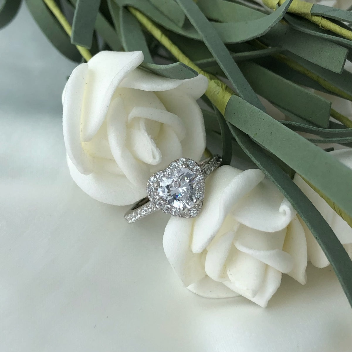 [CharmAmor]Eternity Splashy Romantic Heart Shape Lover Ring