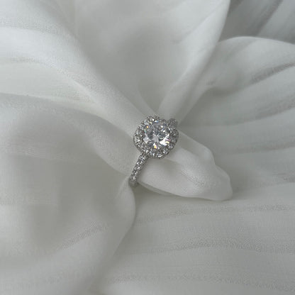 [CharmAmor]Dazzling Resplendent Round Cut Wedding Ring