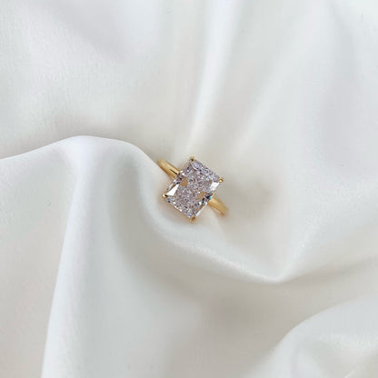 [CharmAmor]4.0 Carat Ornate Enchanting Radiand Cut Banquet Ring