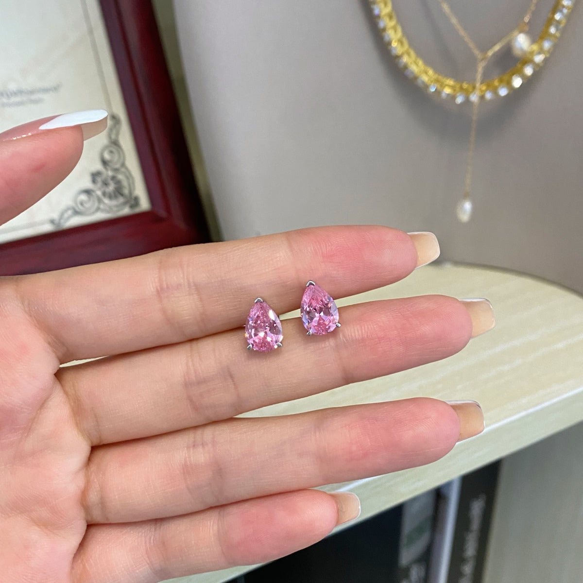 [CharmAmor]Ornate Water Drop Shape Earrings