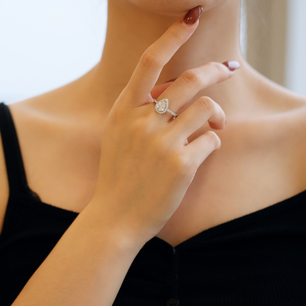 [CharmAmor]1.0 Carat Luxurious Resplendent Water Drop Shape Wedding Ring